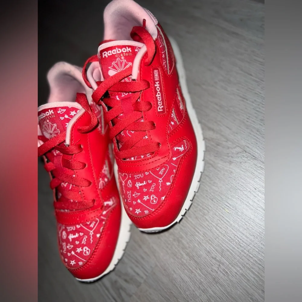 Girls Reebok Sneakers - Picture 2 of 3